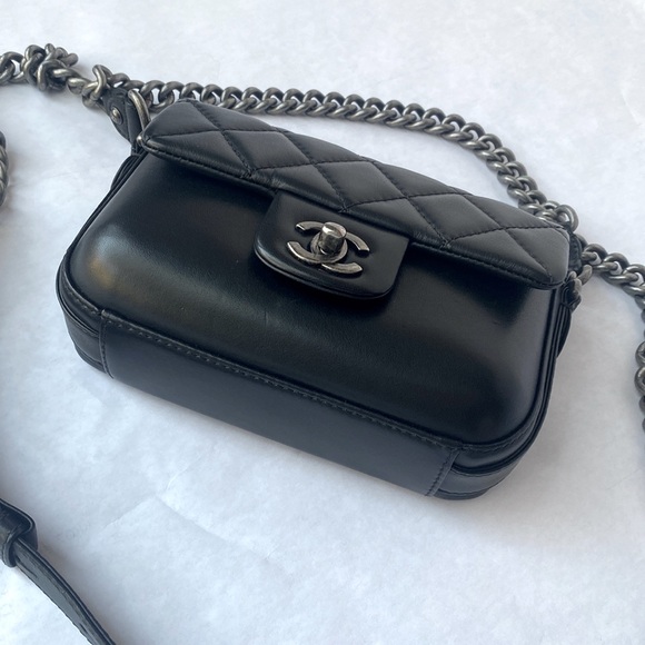 Chanel flap bag - Picture 2 of 12